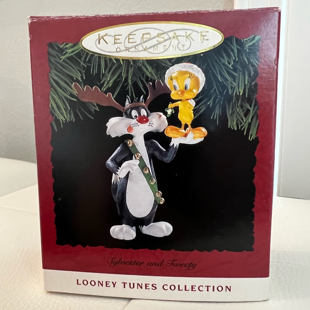 '99 Hallmark Keepsake Christmas Ornament: Sylvester & Tweety